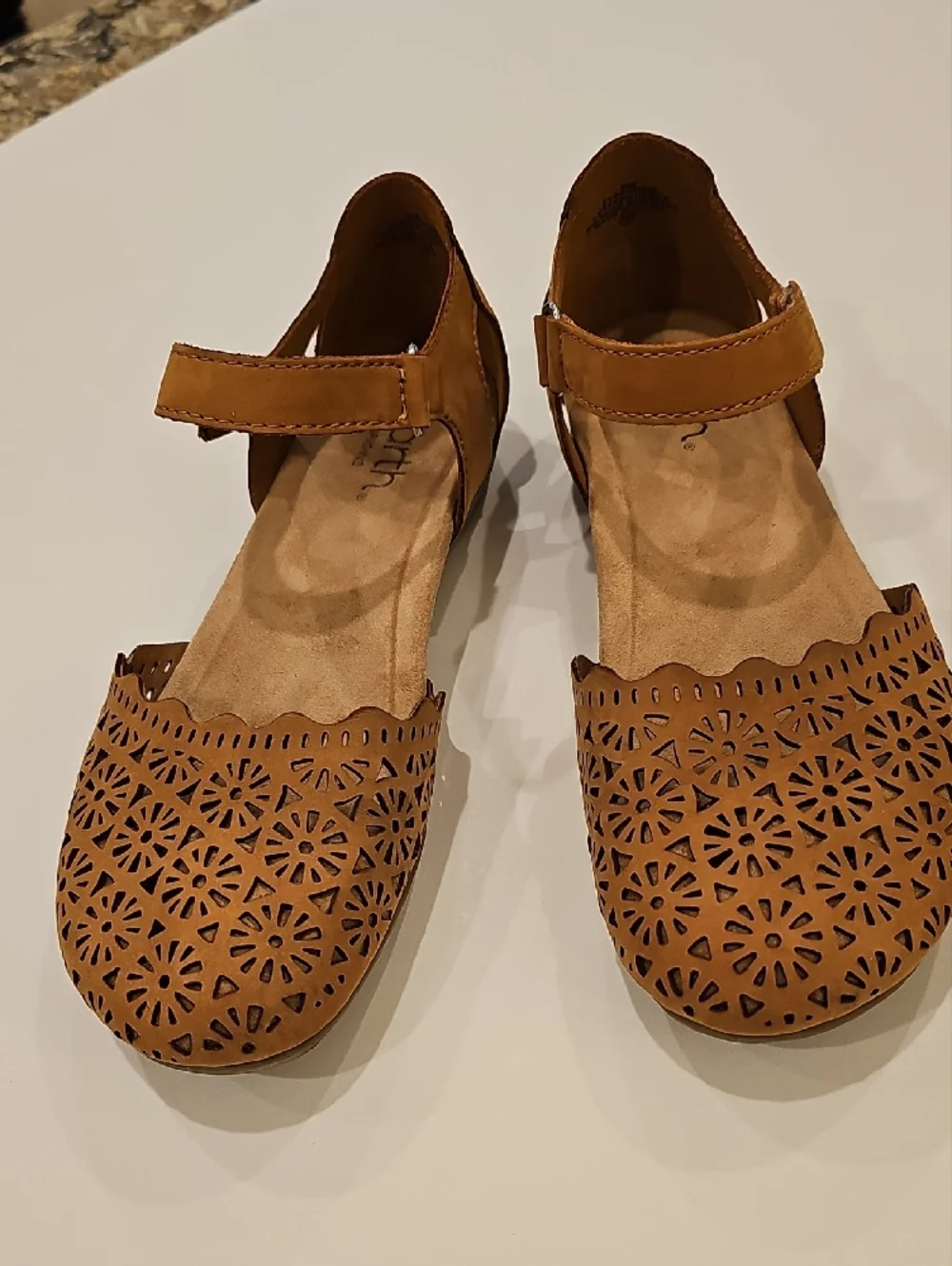 Earth Origins Bronnie Medium Natural Leather Ankle-Strap Flats Sandals Women 9M - Picture 3 of 8